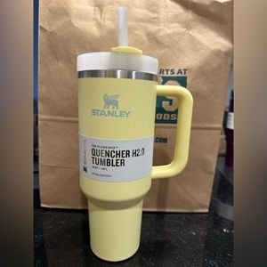 NWT Unreleased! STANLEY Quencher H2.0 Tumbler in Pomelo Yellow 40oz